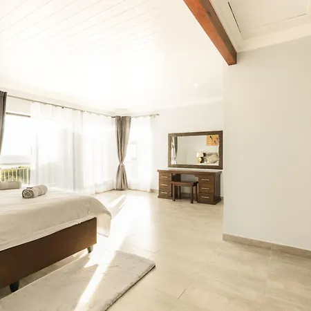 Beachfront Villa - Pool, Fireplace, No Loadshedding Wilderness Exterior foto