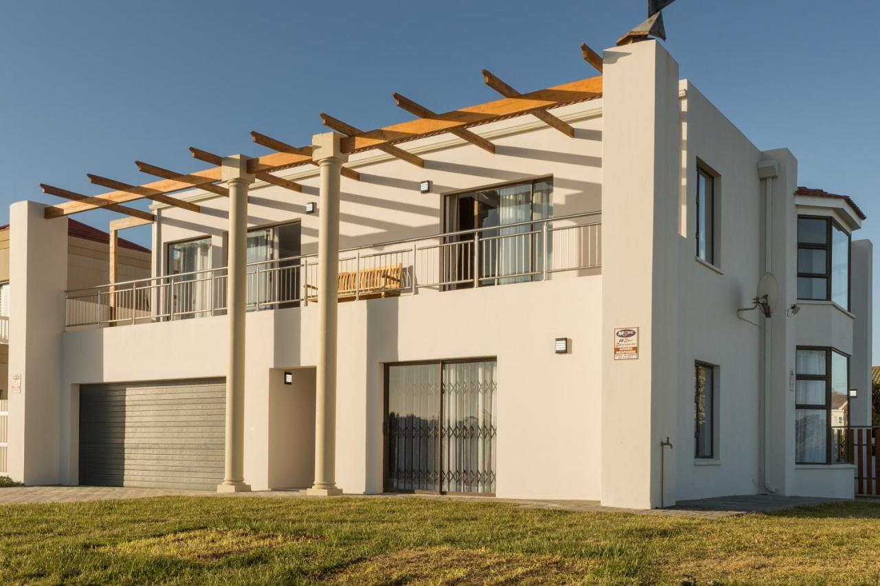 Villa Beachfront - Pool, Fireplace, No Loadshedding