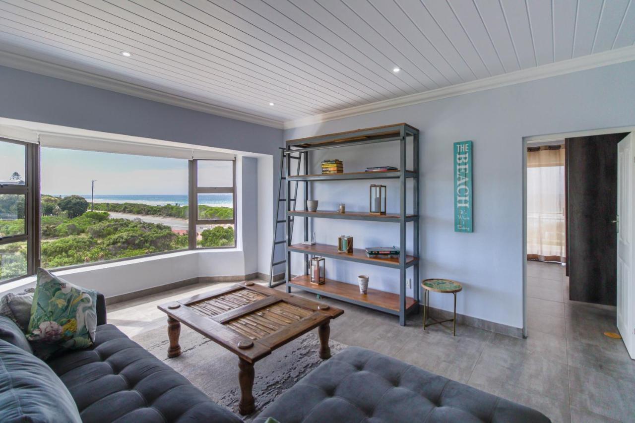 Villa Beachfront - Pool, Fireplace, No Loadshedding